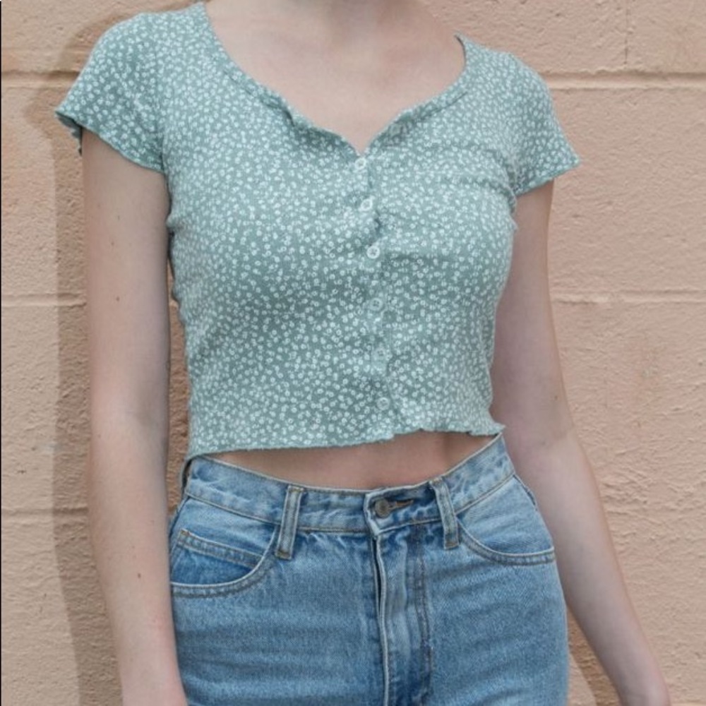 *SOLD* NWT Green Zelly Top